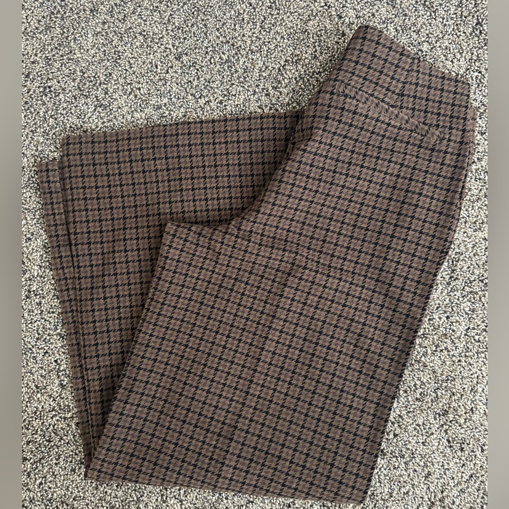 Old Navy pants - Picture 2 of 2
